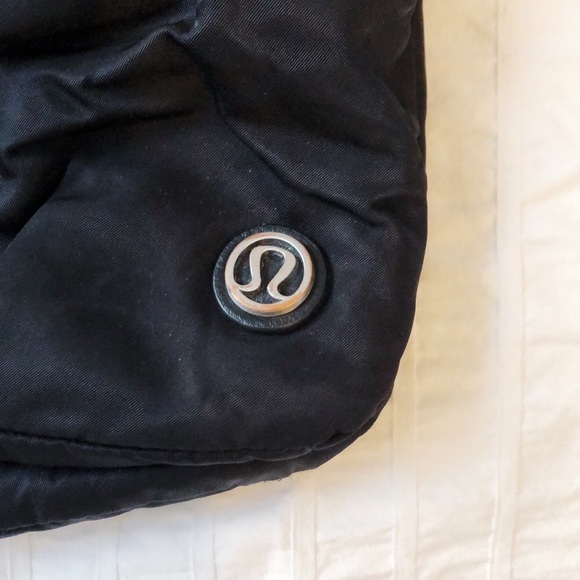 Lululemon Hip To Be Free Crossbody Bag Black - Picture 6 of 15